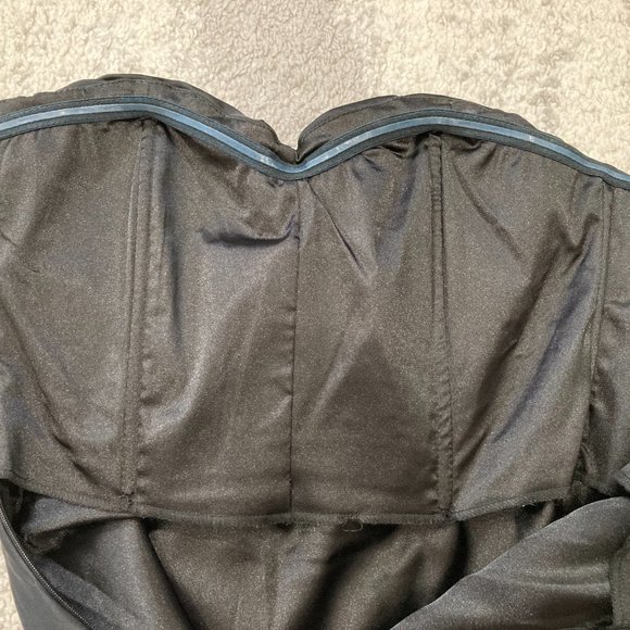 Black Le Chateau Dress - Picture 4 of 6